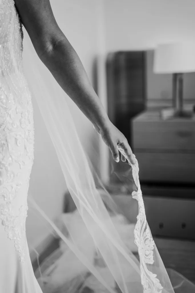 bride veil details